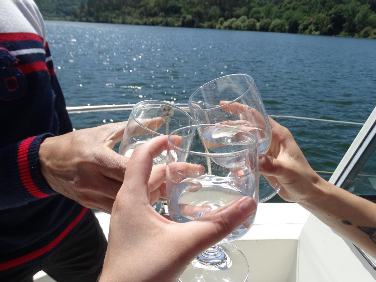 ホテル Douro Houseboats Marco de Canavezes エクステリア 写真
