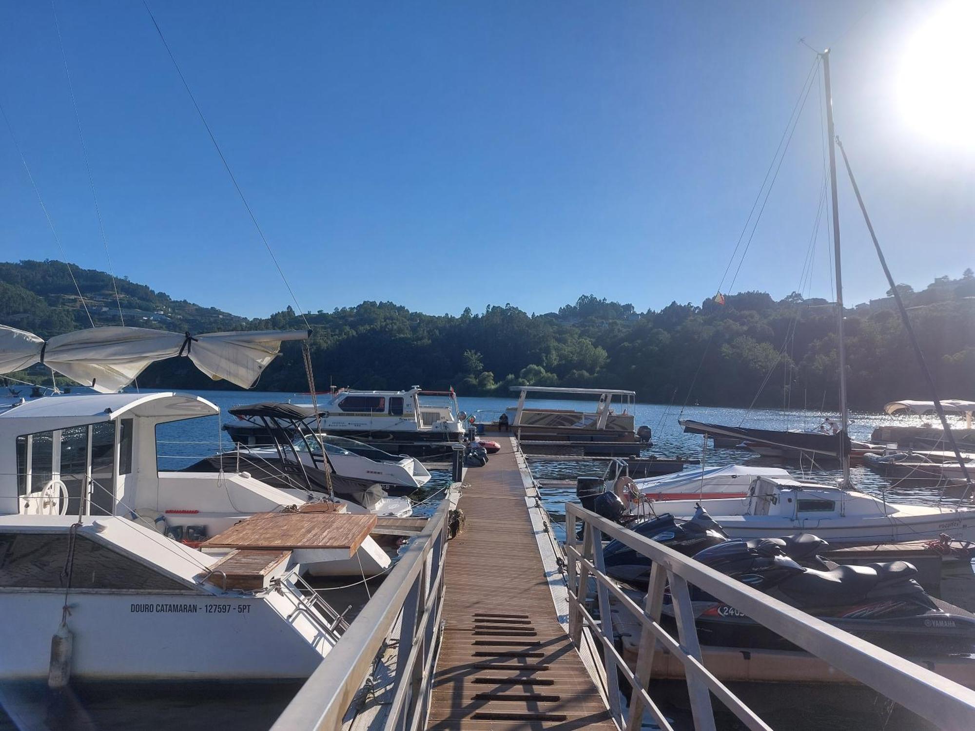 ホテル Douro Houseboats Marco de Canavezes エクステリア 写真